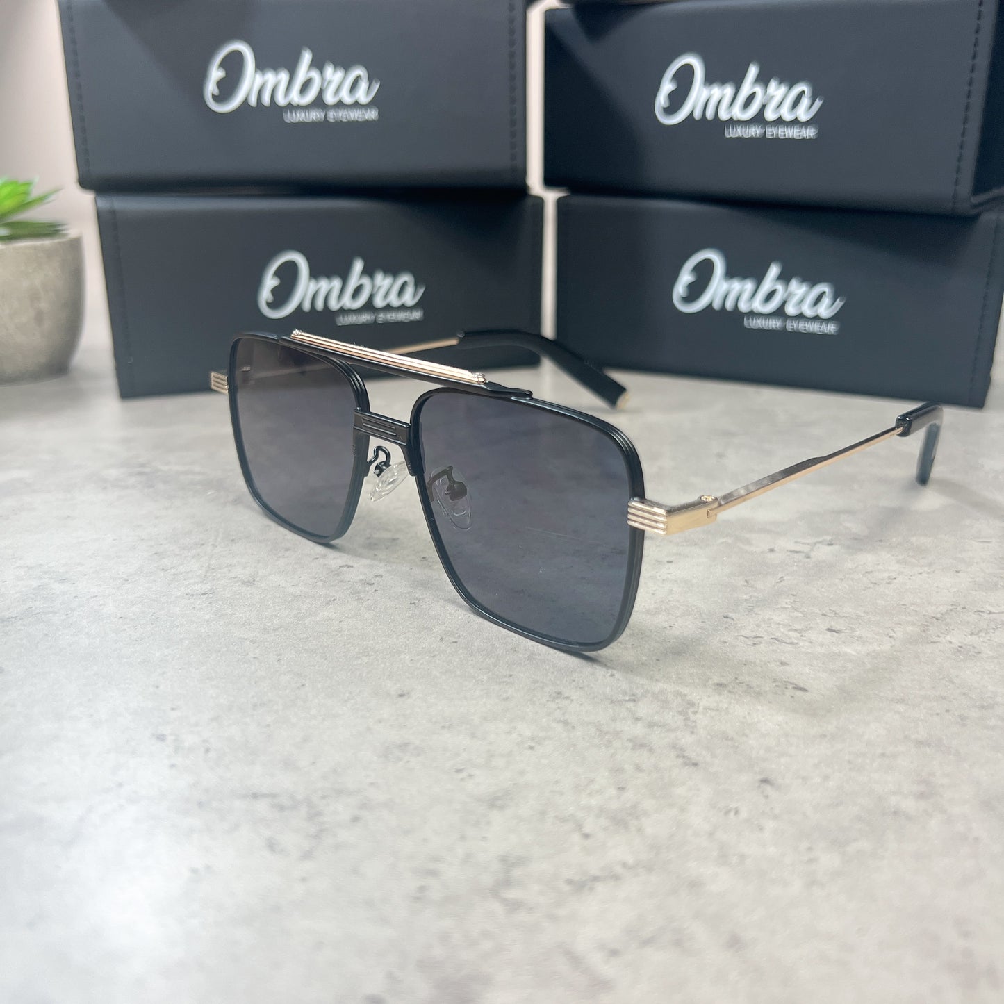 Ombra Aviator Sunglasses Black/Gold